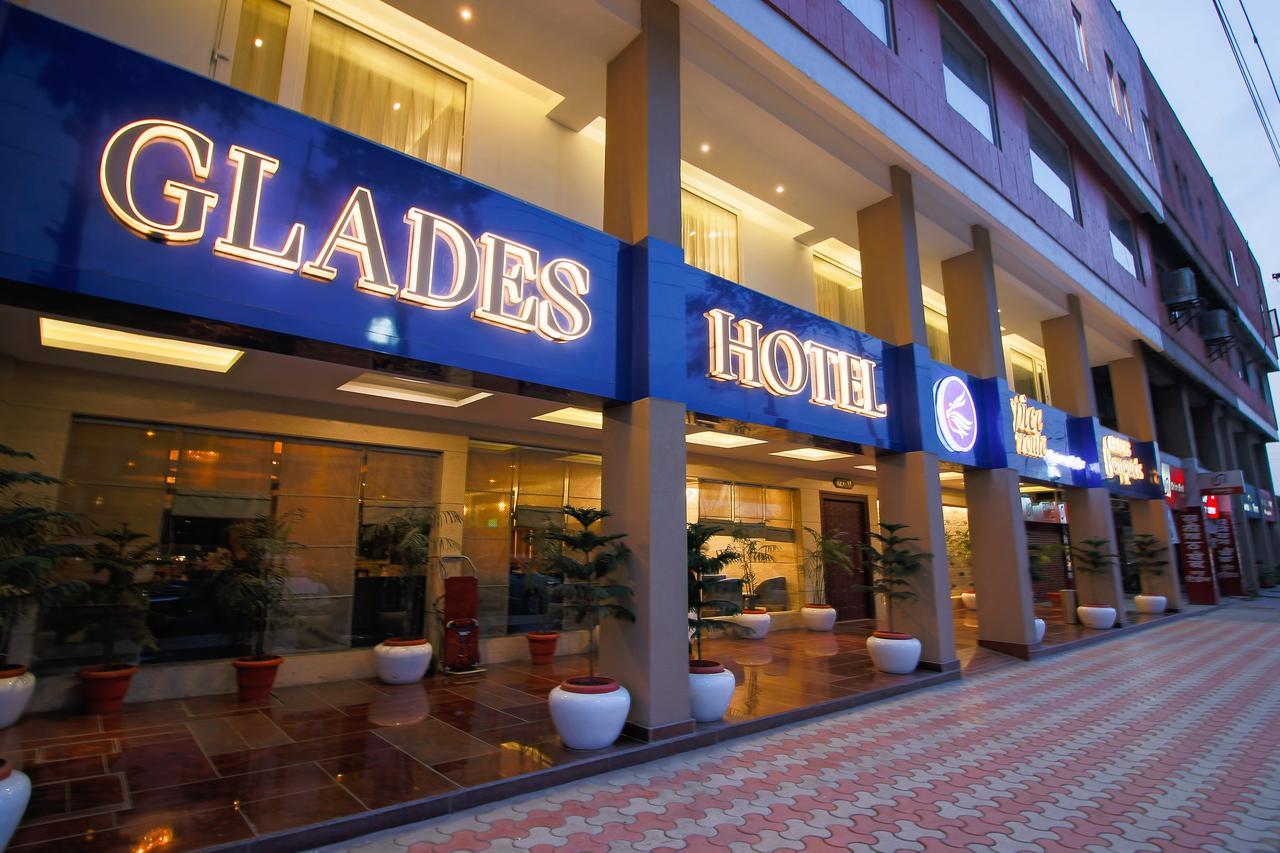 Glades Hotel Chandigarh Exterior photo